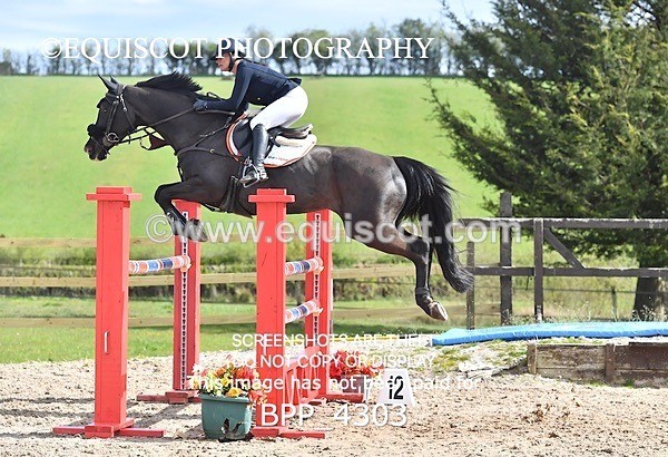 BPP_4303 - CLASS 8 FRI Senior Foxhunter/ 1.20m Open