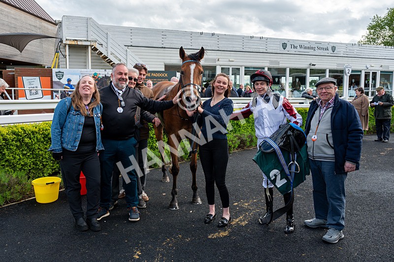 110526-Race 6-Betties Bay-6860 - Race 6 5.00pm Racing Again 21st May Fillies' Handicap