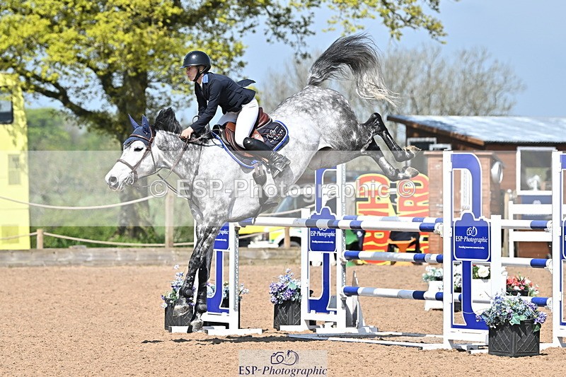 240509A-113200-01203 - Cls 9 Snr 1.20m Open