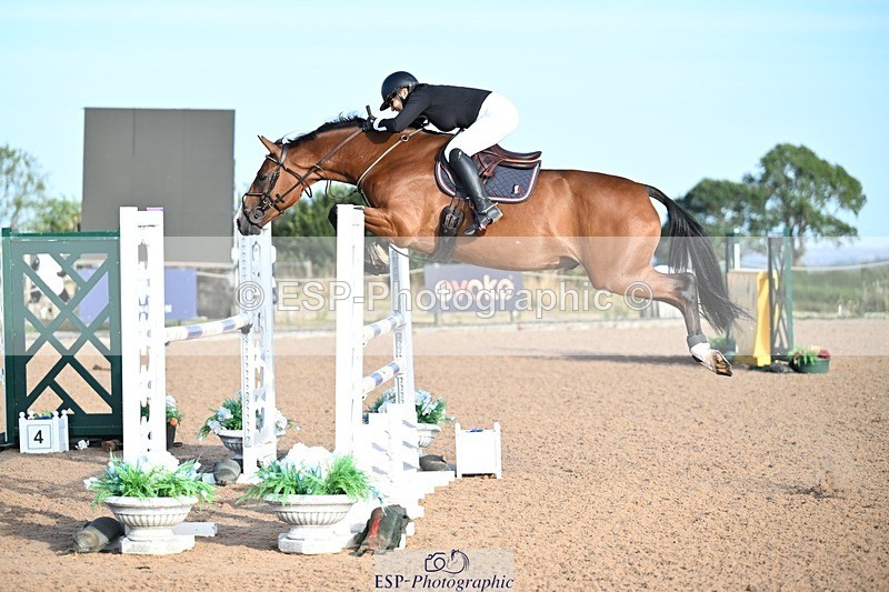 260731-190700-07073 - Cls 15 Snr Foxhunter