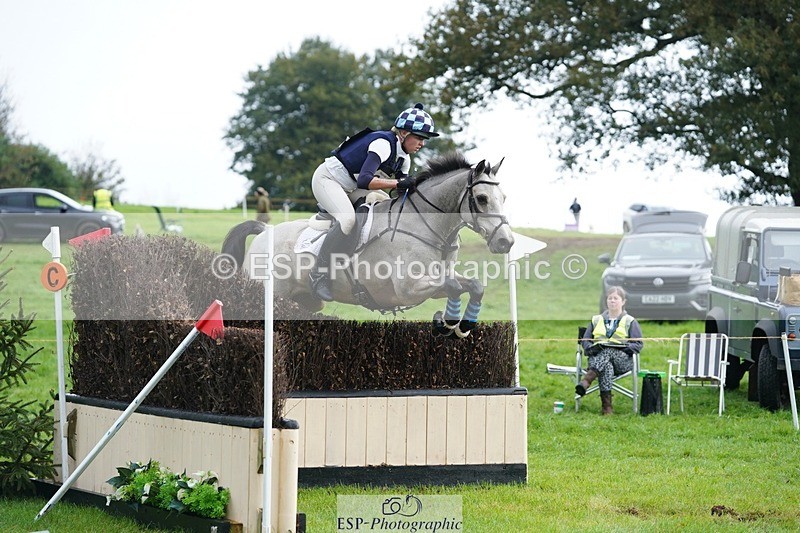 231021-100652-13677 - 619-GARVAGH.GOLDEN.OAK-Ella.Snow-SC+XC