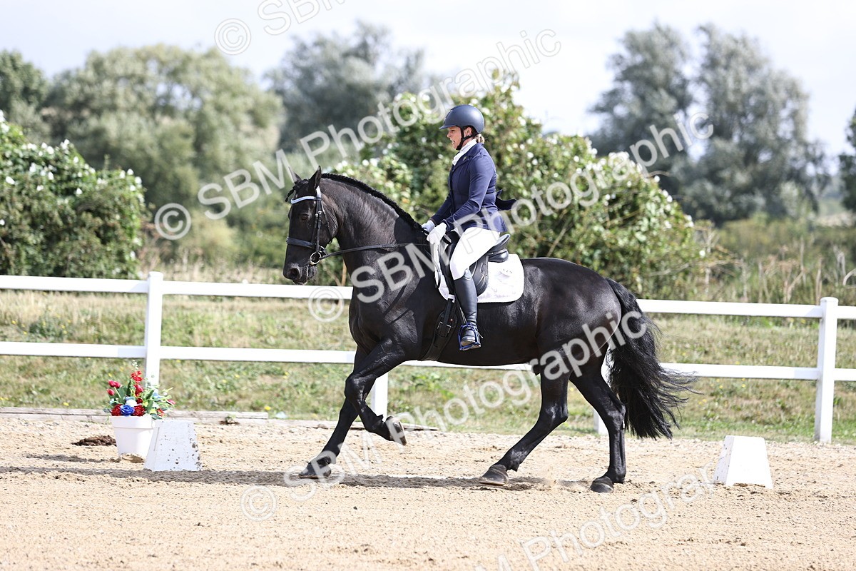 SBM_016100 - Class 14 - Novice 23 - 10.29-11.32