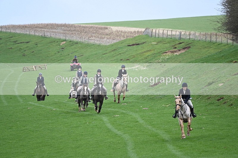 WJ6_9280 - Line Three