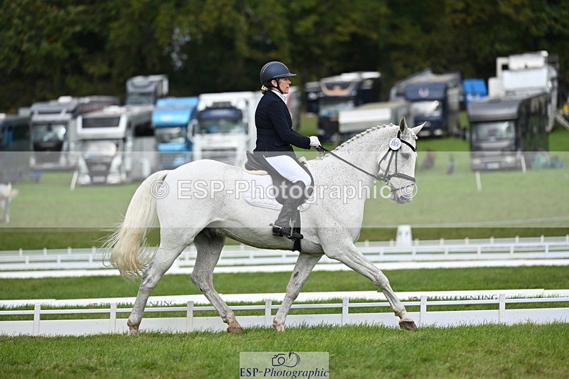 251024A-134304-12213 - D-364-Samantha.Holland