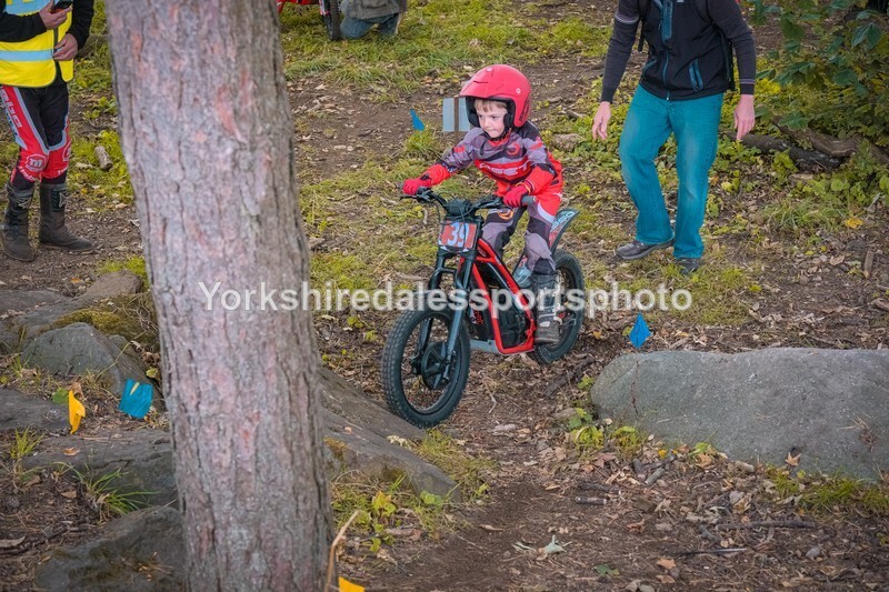 DSCF0252 - Ripon MC Trial 27/09- kids