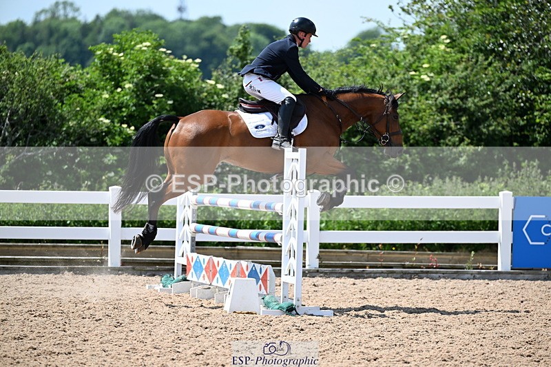 240605A-143529-00758 - Cls 4 Newcomers and 1.10m Open