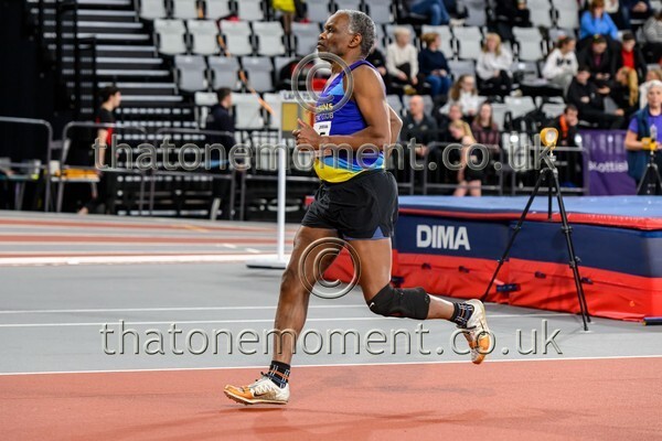 CombiMast25-913495 - Track Male Set One