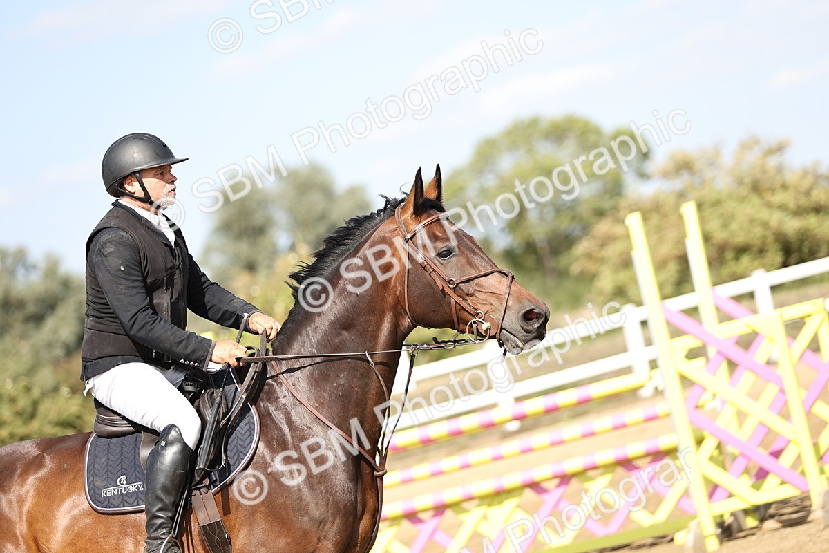 SBM_005172 - Class 6 = Senior Newcomers - 1.10m Open