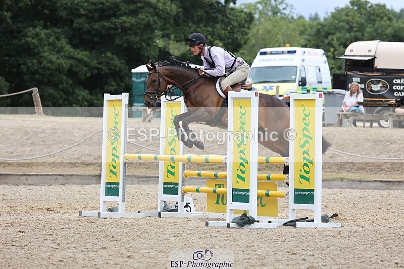 250803A-123316-12839 - M-574-William.Fox-Pitt-JABBEKA