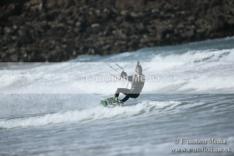 KS 020413-102 - Kite Surfing