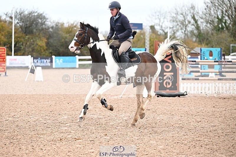 251105-142834-00881 - Cls 06 Fox & 1.20m