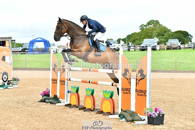 230723A-100155-10745 - Cls 4, 2 Star Small 1.30m