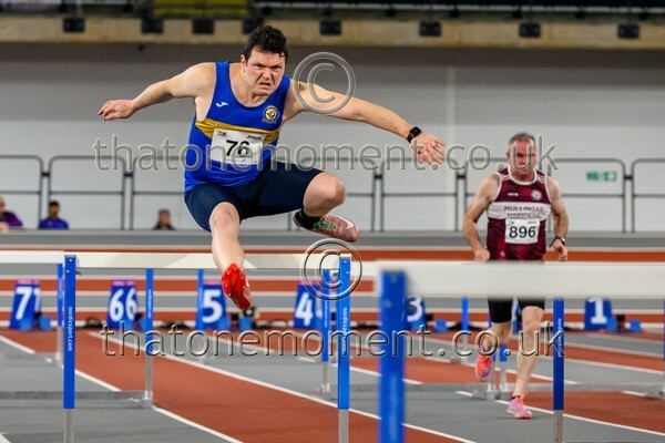 MastRelay26-915539 - Masters Set One