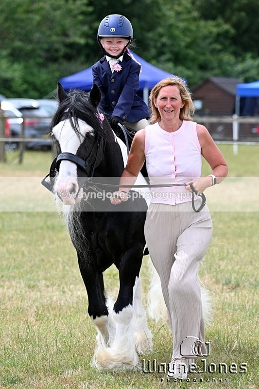 WJ7_3533 - Nancy & Churchill's first Show 22-06-25