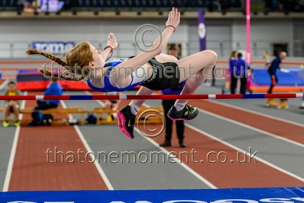 AgeInd25SUN-914417 - Field Female