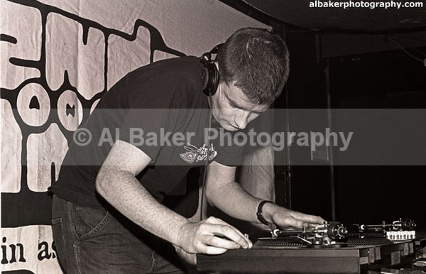 02 mark-rae - Friends-&-Family @ the-roadhouse 16.12.00