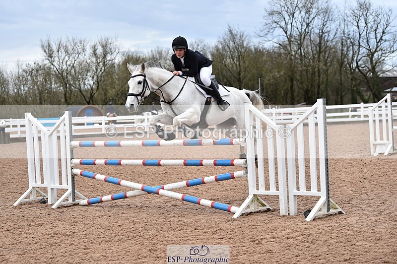 231203A-131030-01289 - Cls 9+10 Children on Horses 1m & 1.10m