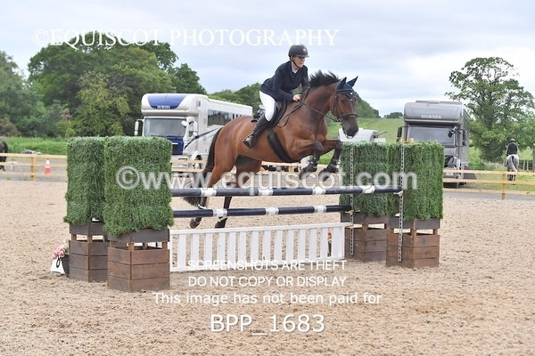 BPP_1683 - FRI CLASS 4 Senior Newcomers/ 1.10m Open