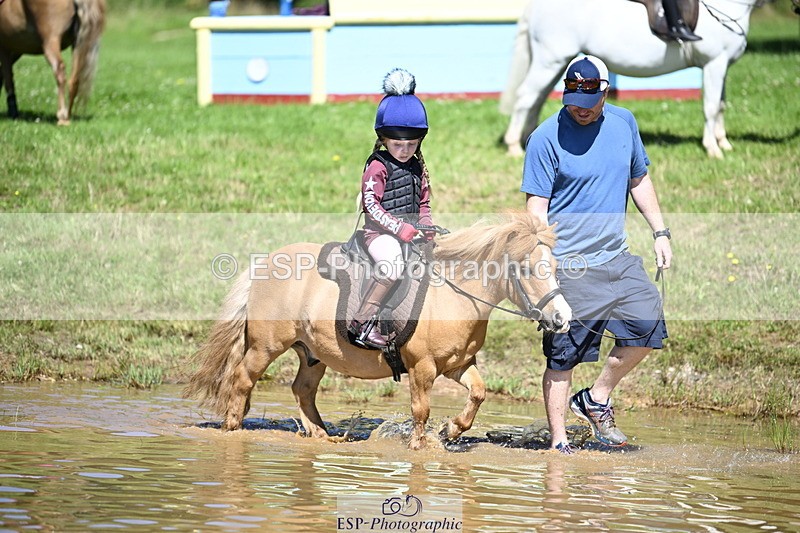 240728B-110911-01131 - Gemma's Group XC