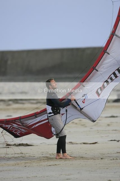 KS200507-10 - Kite Surfing