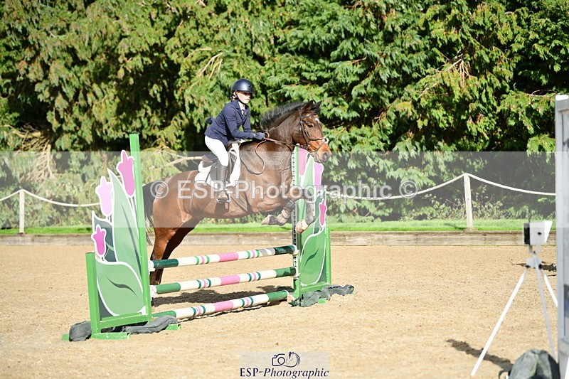 251004A-151309-01733 - Classes 8 & 9 70cm