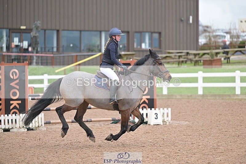 251116-115740-01298 - Cls 6 Pony Newcomers and 1m Open