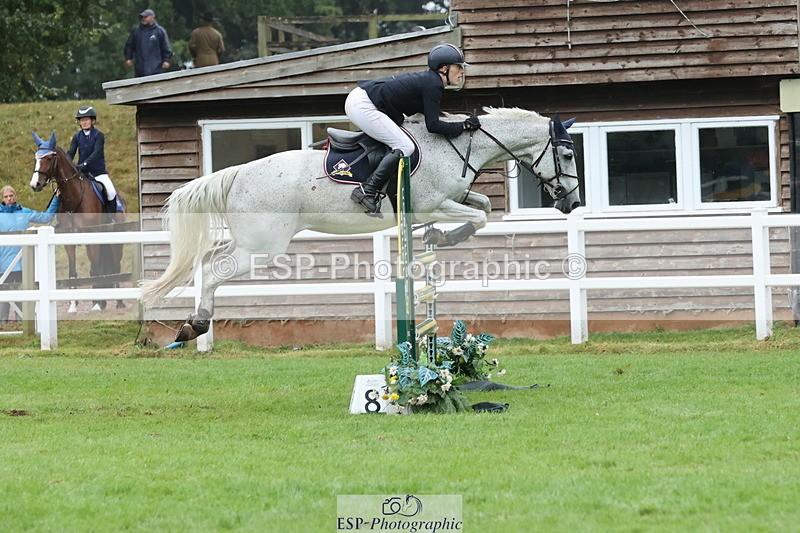 250830A-150100-07176 - Cls 16 Snr Newcomers and 1.10m Open