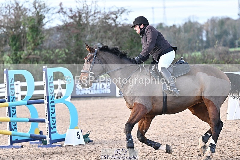 251126-125755-00553 - Cls 4 Newcomers and 1.10m