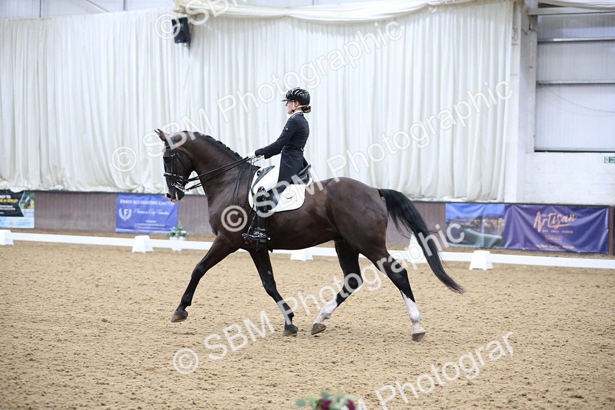 SBM_004667 - Class 9 - FEI Inter 1 Gold - 16.59-17.47