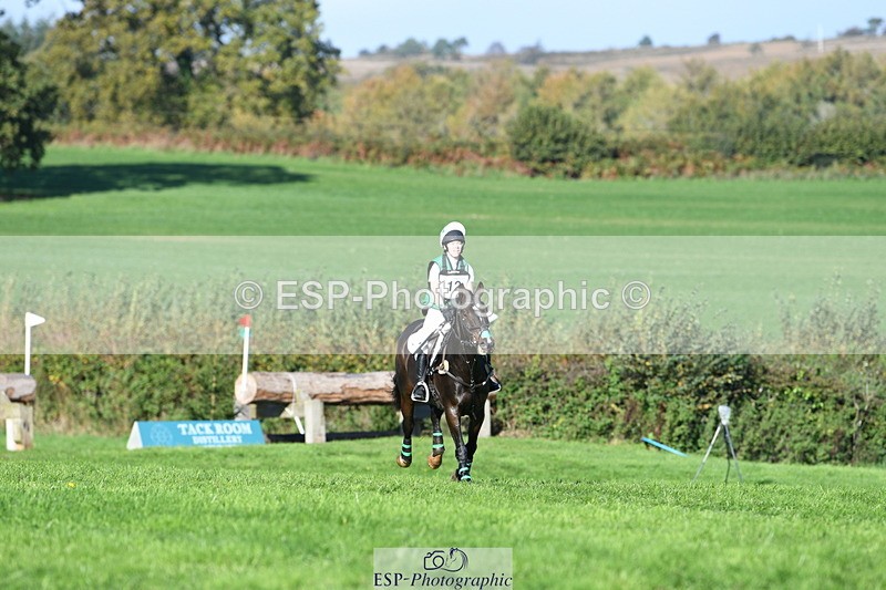 251024A-110522-07548 - A-012-Beth.Hobden