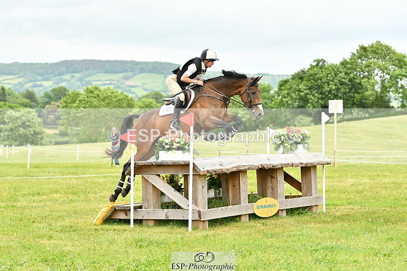 250524A-164945-14846 - C-274-Bizzy.Loffet-LONGBROOK.CHILLI.FLOWER