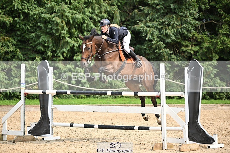 240818-152114-05173 - Cls 12A Snr Foxhunter & 1.20m Open