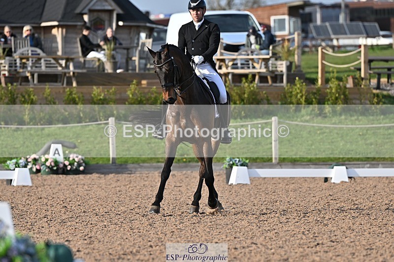 250404-181108-08556 - 159-Darren.Hicks-Tramontana.Tiger.Feet