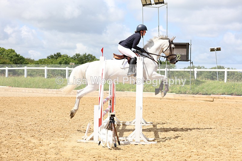 3E7A3180 - Class 4: Senior British Novice/90cm open
