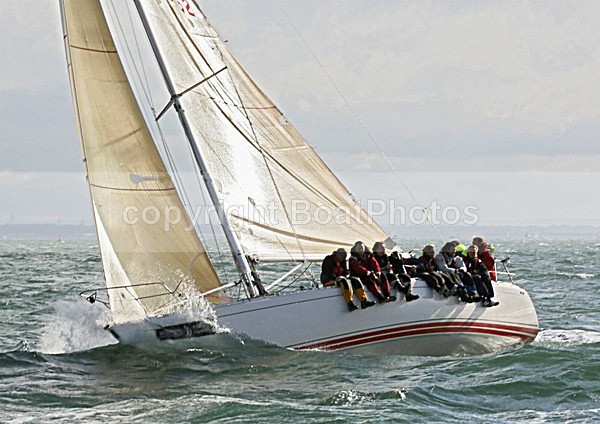 120630 GBR8352 WT7A1195 - ROUND THE ISLAND RACE - 30th June 2012