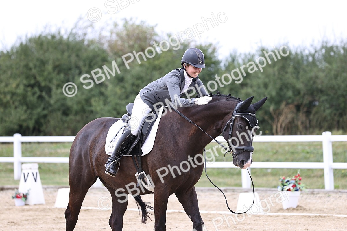 SBM_017558 - Class 14 - Novice 23 - 13.52-14.55