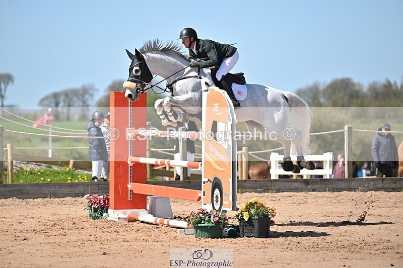 240420A-133437-11407 - Cls 7, 2 Star Medium Tour 1.35m