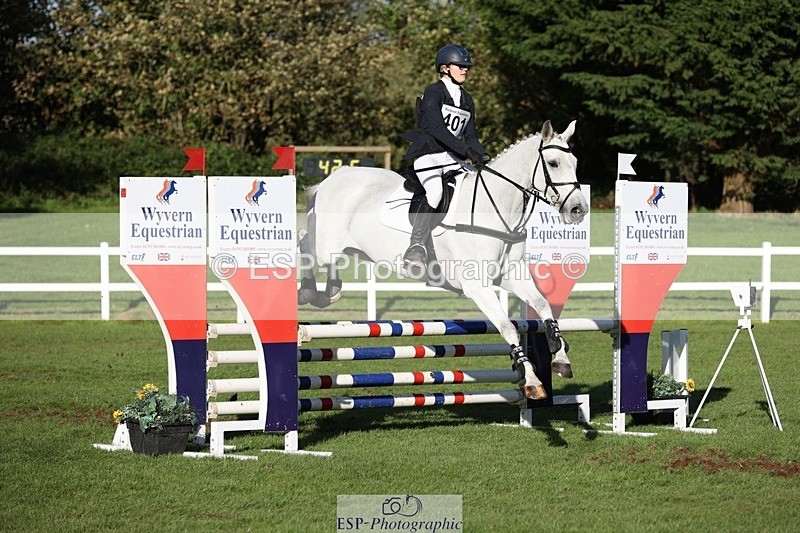 231022-153800-29858 - 401-SASSY.BIRD-Jemima.Haslam-TrotUp+SJ