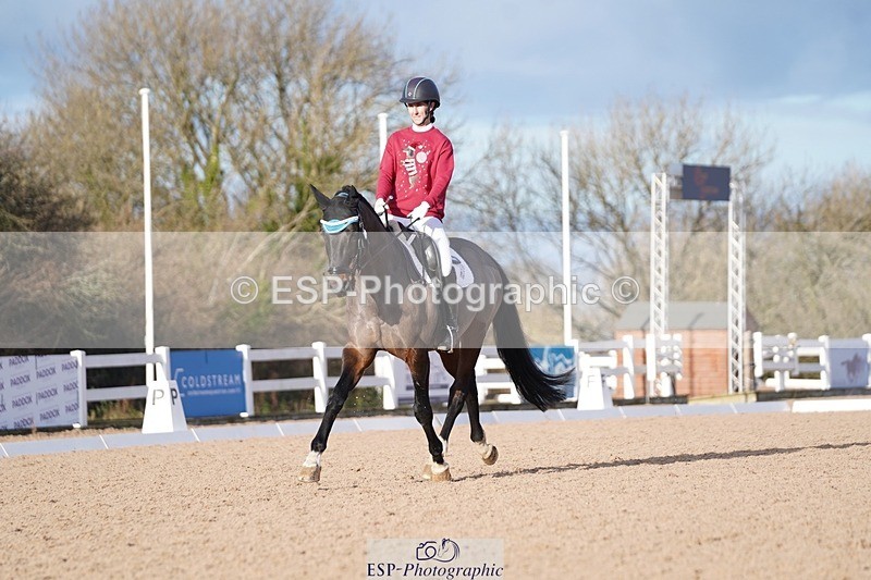 241214-135110-00672 - 132-Alys.Matravers-VORVASHILL.VERTIGO