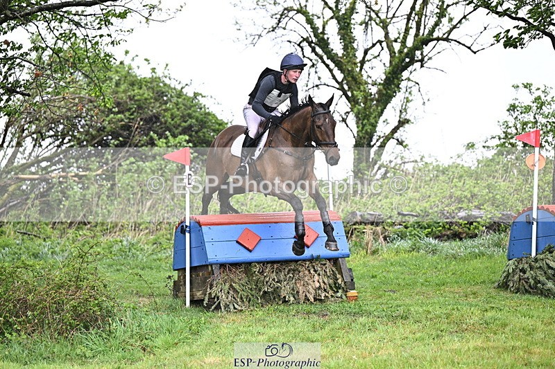 250418-123930-03057 - 025-Oliver.Thompson-HOLD.ME.TIGHT