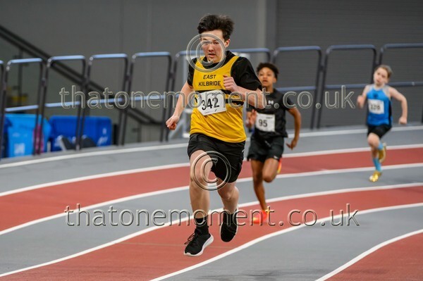 Age26SUN-927589 - Track Male Set One