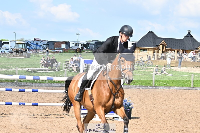 240509A-160135-03482 - Cls 12 Chard Equ Speed Derby