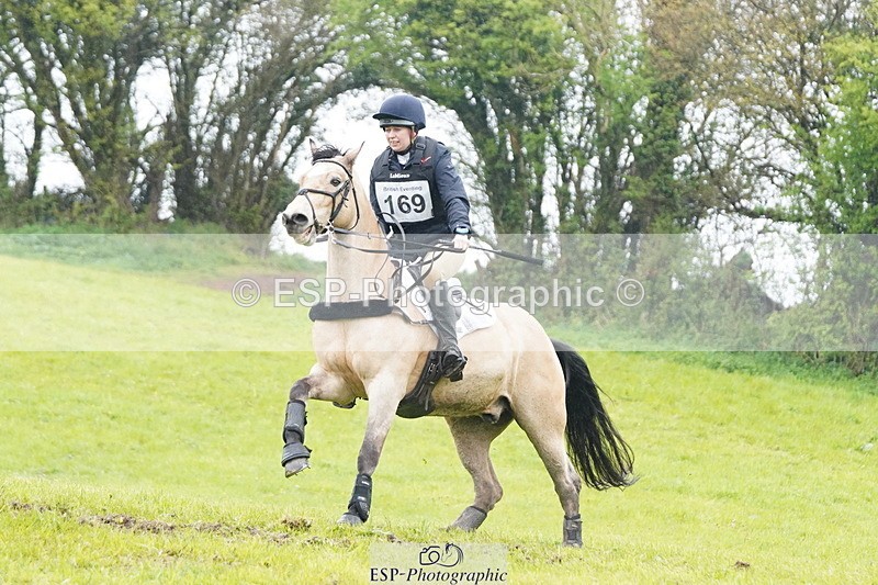 250418-145940-05366 - 169-Chloe.Dunn-TOWERHILL.SHAMIE