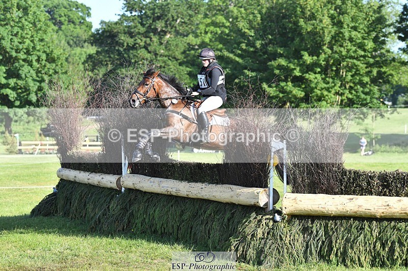 230527-180052-14028 - 151-GREANNANSTOWN_QUARRYMAN_GIRL-Grace_Taylor-XC