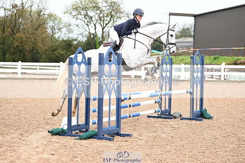 241023A-113123-00564 - Cls 1 British Novice and 90cm Open