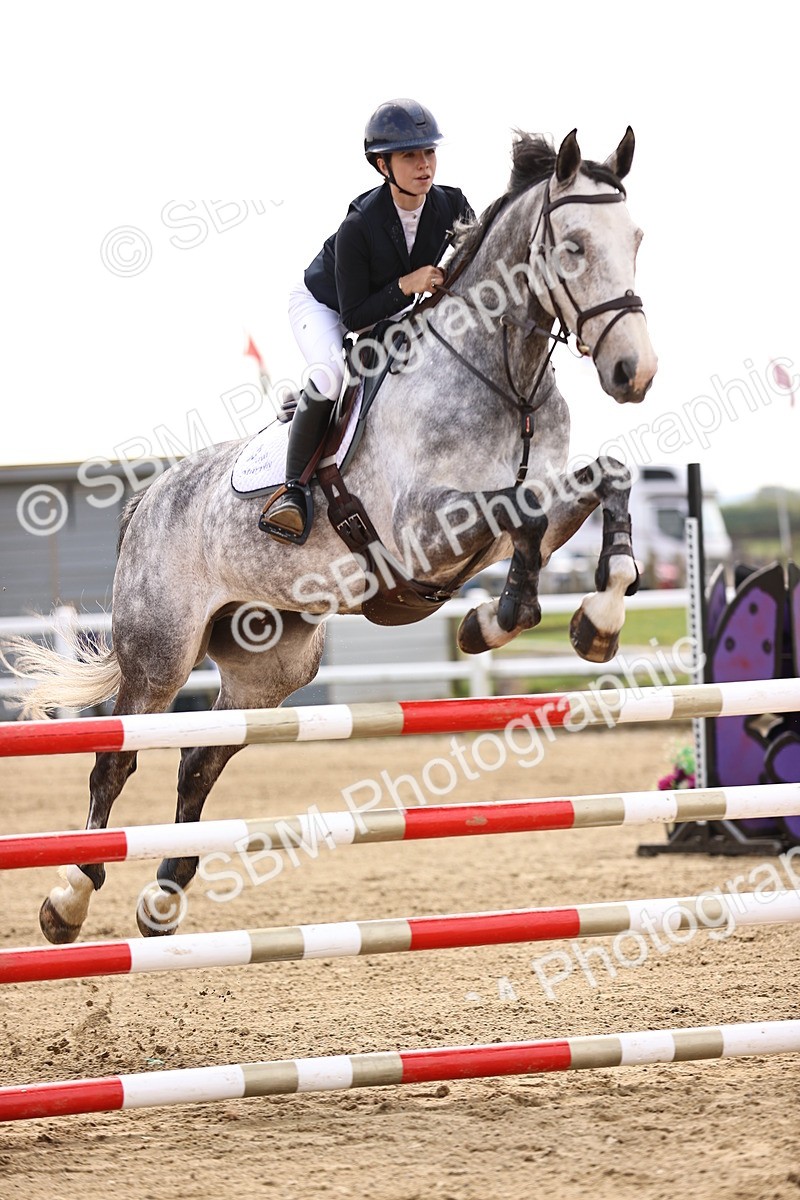 SBM_002318 - Class 11 - Senior newcomers - 1.10m