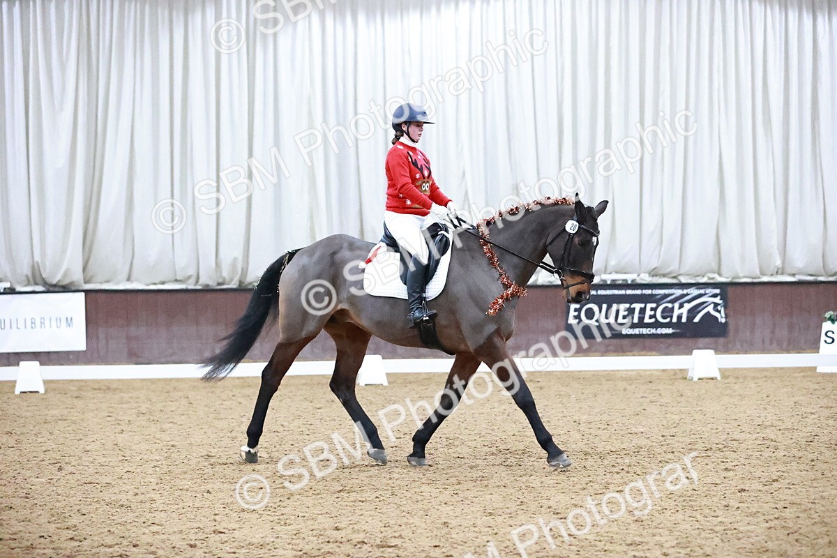 SBM_001803 - Class 9 - Novice 4