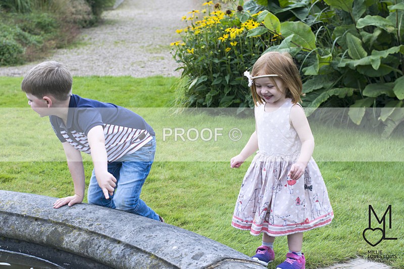 Family Photoshoot Millie Loves Louis Photography 104 - Location Photoshoots