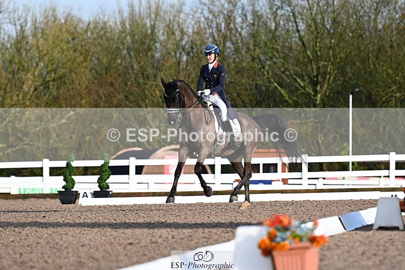 240218A-091008-05026 - 162-Holly.Kerslake-Totil.Platinum