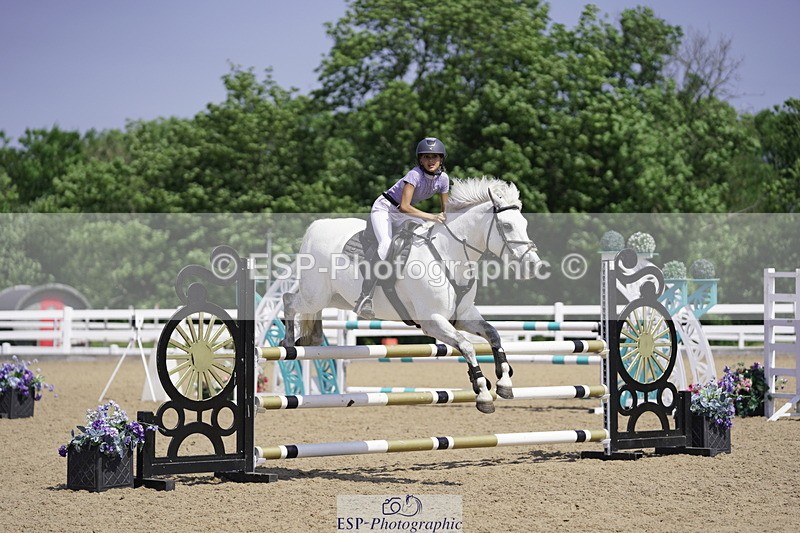 230625A-113700-03707 - Cls 3 Pony Bright Star and 148cm